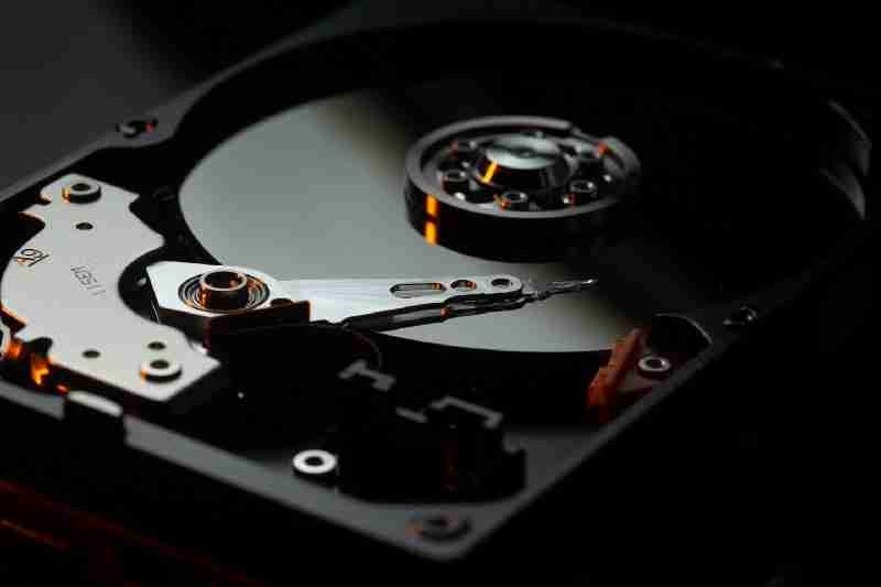 Kubernetes Persistent Volume Reclaim Policies Explained: Retain, Delete, and Risks
